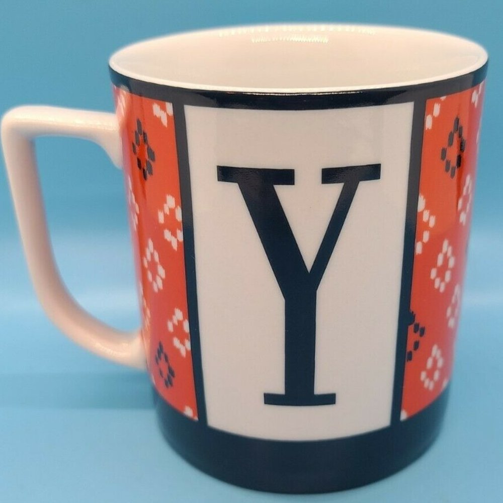 C. Wonder Monogram Coffee Mug Tea Cup Initial "Y" 16 ounce Orange and Blue